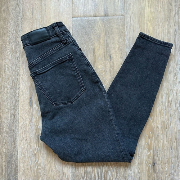 Madewell Petite Curvy High-Rise Skinny Jeans in Starkey Wash - Size P27 - Picture 9 of 16